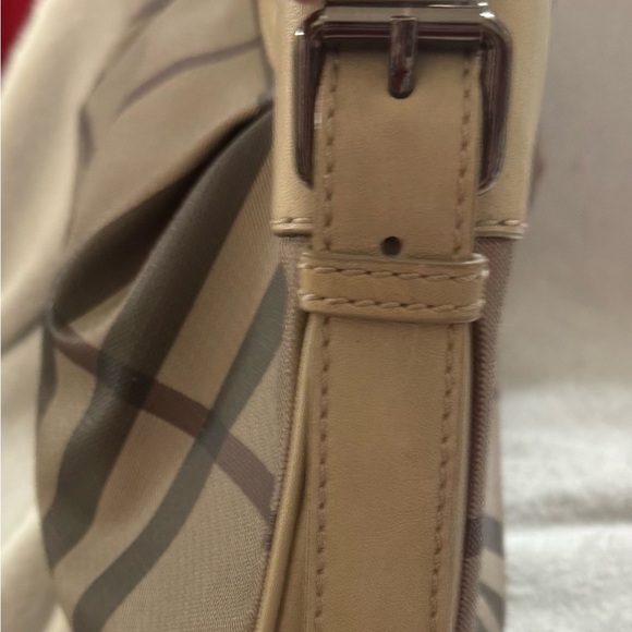 Burberry Cream and Brown Shoulder Bag with Classic‎ Plaid Design excellent cond - Picture 12 of 14
